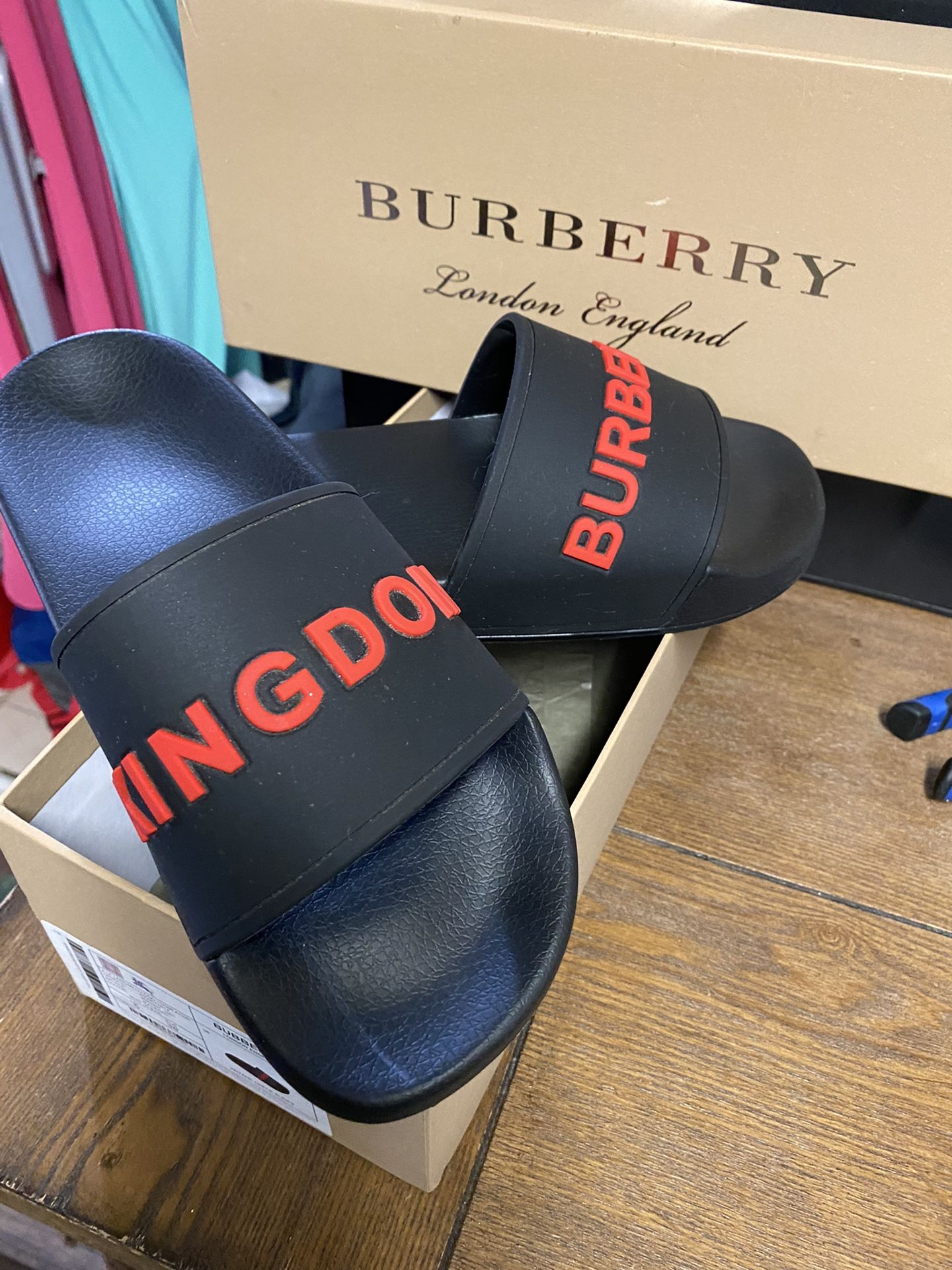 Burberry Slides Women Size 7 New Come With Box