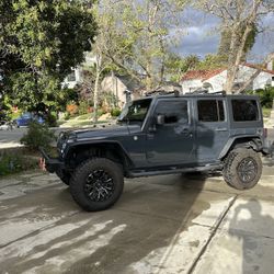 FULLY DECKED OUT JEEP WRANGLER! 