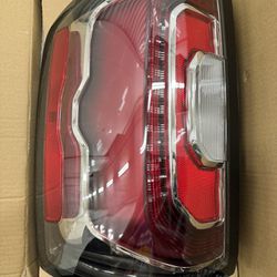 Driver Left Side Tail Light  For 2016-2018 GMC Sierra-1500