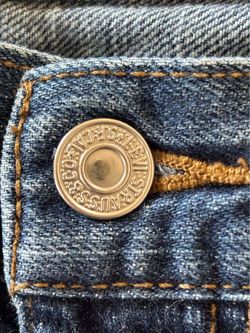 Loose fit Levi Jeans, men’s size 40, distressed
