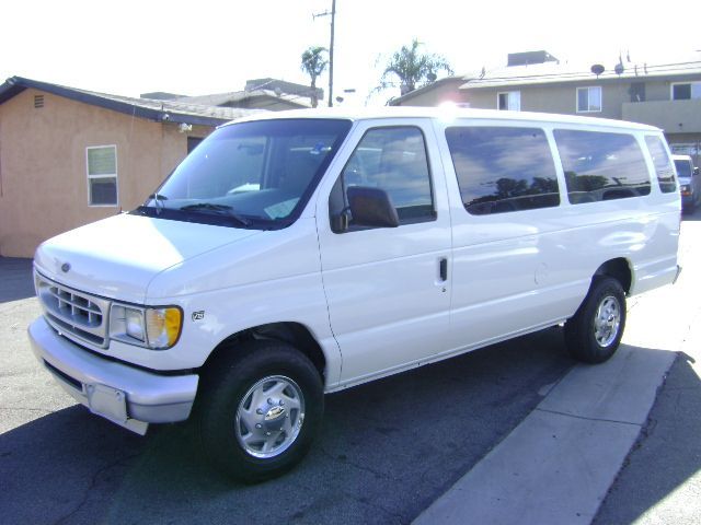 2001 Ford E-350