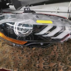 headlight right side Mustang GT 2020