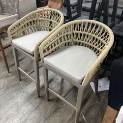 PURPLE LEAF Outdoor Rattan 24" Counter Height Bar Stools Chair Set of 2, Modern Upholstered Patio Bar Stool