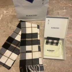 Burberry Card Holder And Scarf