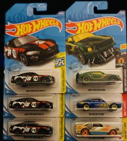 Hot Wheels Ford Mustang 6-pack new