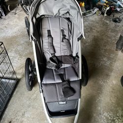 Thule Urban Glide 2 With Rain Cover And Car Seat Adapter