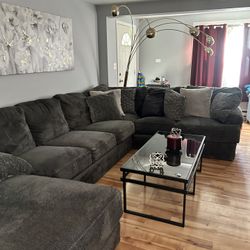 Huge Family Gray Sectional & Over Lamp 