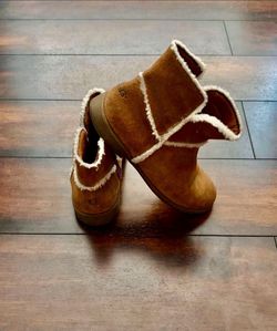 Little Girls Clothes And Shoes Unisex UGGs Coleta Boots Chestnut Suede Ankle Side Zipper Size 2 Youth