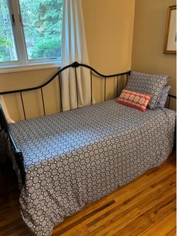 Metal twin sized daybed.