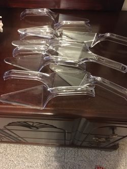 Clear plastic cake cutters/servers