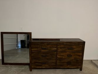 Dresser
