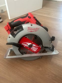 Milwaukie circular saw