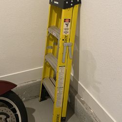 Husky Ladder - 4ft