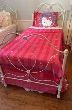 Hello Kitty  Twin Sheet Set