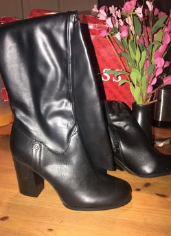 Brand new guess Boots