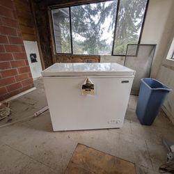 Magic Chef Freezer