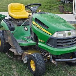 John Deere LE105 Series Riding MOWER