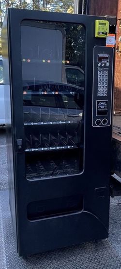 USI 3130 Snack Vending Machine With NAYAX Reader