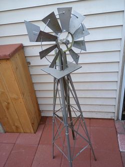 Yard windmill