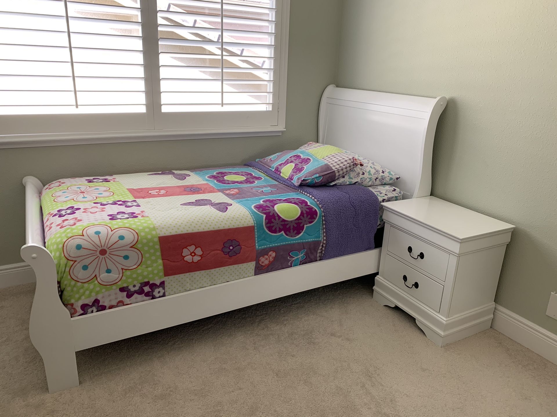 Bedroom set