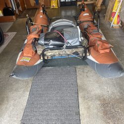 Pontoon Boat 