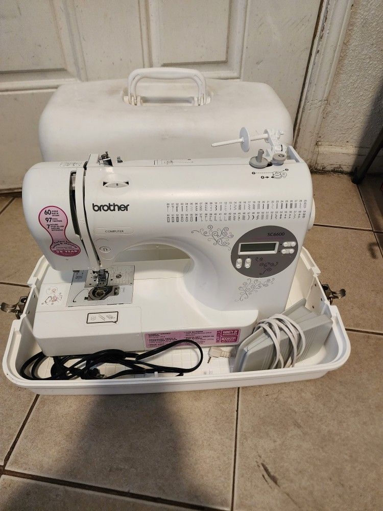 Brother Computerized Sewing Machine Modal SC6600 WITH CASE IS LIKE BRAND NEW 
