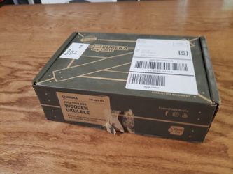 Kiwi Co. Eureka Crate : Wooden Ukulele 