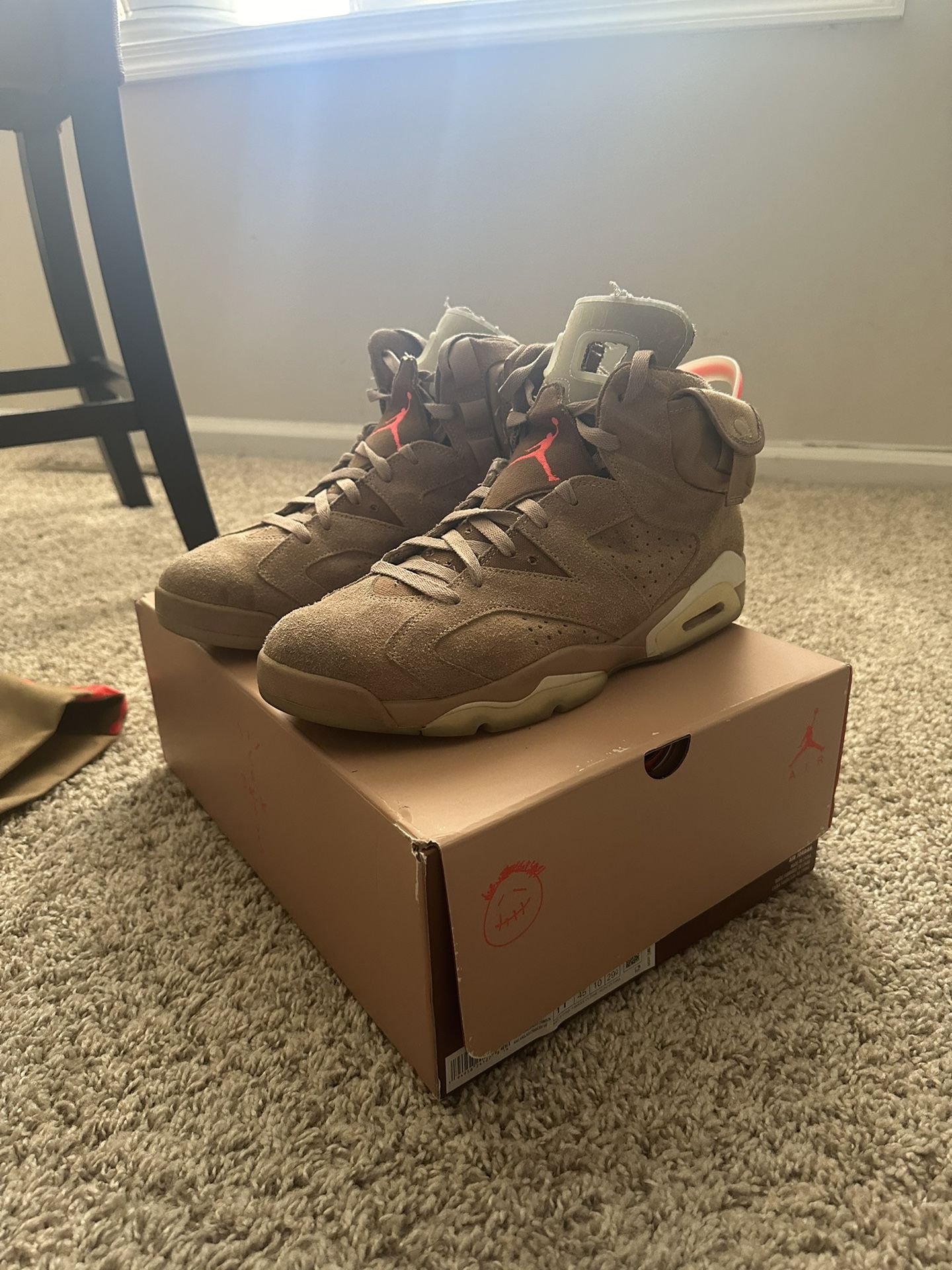 Travis Scott Retro 6 British Khaki