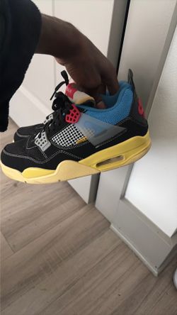 Jordan 4s UN/LA