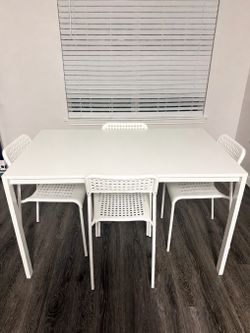 4 Chairs