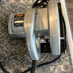 Vintage “Skilsaw” 6 1/2 Heavy Duty Power Saw. 
