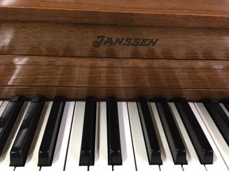 Gorgeous Janssen Spinet Piano for Sale in Towson MD OfferUp