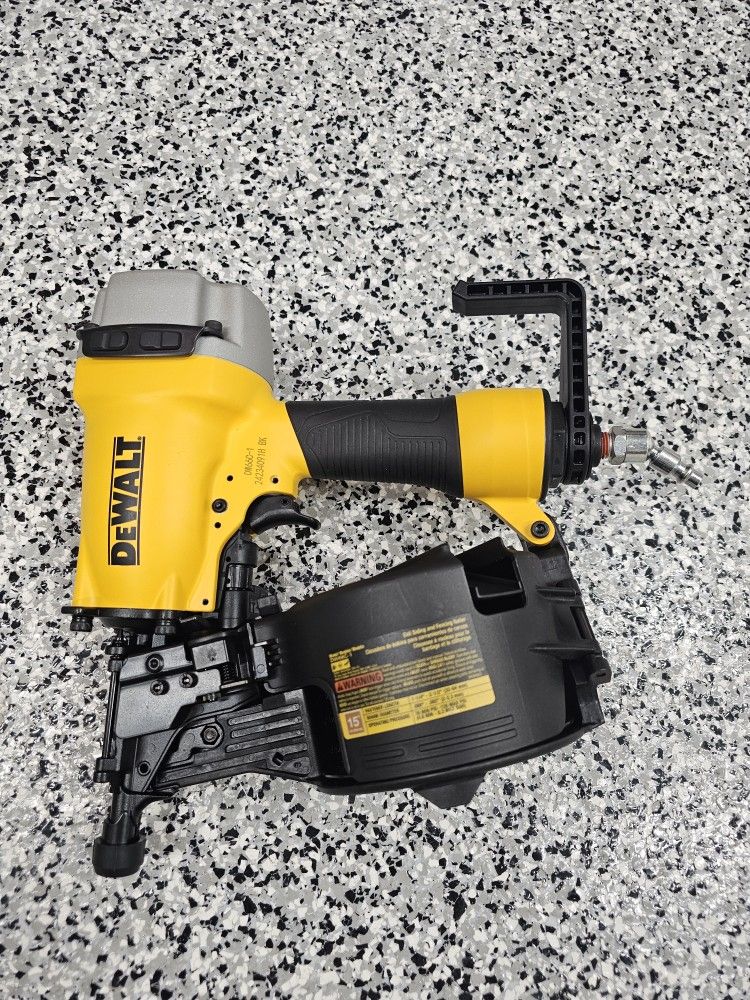 Dewalt Siding And Fencing