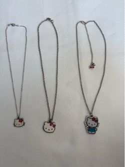 3 Hello kitty Necklaces