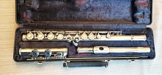 Artley flute used- model 18-0 - Silverplated
