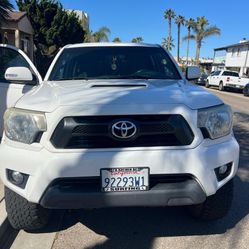 Toyota Tacoma,2015 Front Bumper$275 858)…….74.4.   Se31———1’mmm7. 