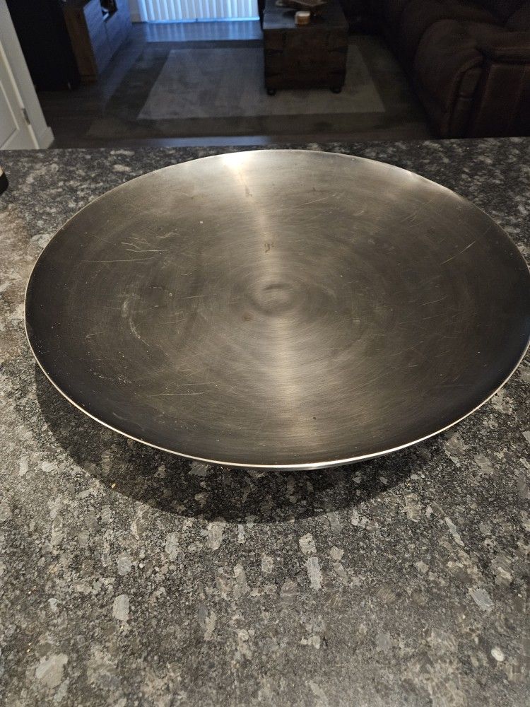 ROUND METAL CENTERPIECE- HOME DECOR 