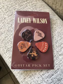 Lainey Wilson Guitar Pick Set