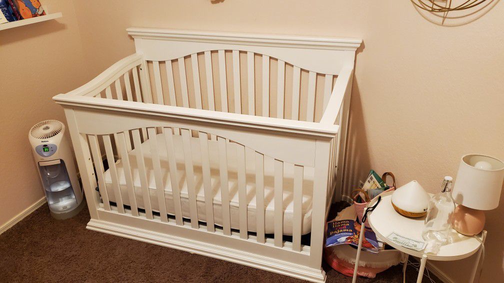 Babies R Us Crib, Mattress and Changing Table