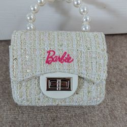 Brand New Barbie Mini Purse – Pearl Handle, Tweed Fabric, Sequin Detail | Girls Party Handbag

Brand new 

Pick up from Sammamish 

Cash

Chic and gla