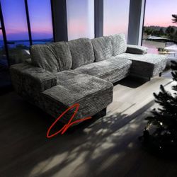 New! Luxurious Soft Touch~ Super Comfy Sofa Sectional! QUEEN SLEEPER !! 