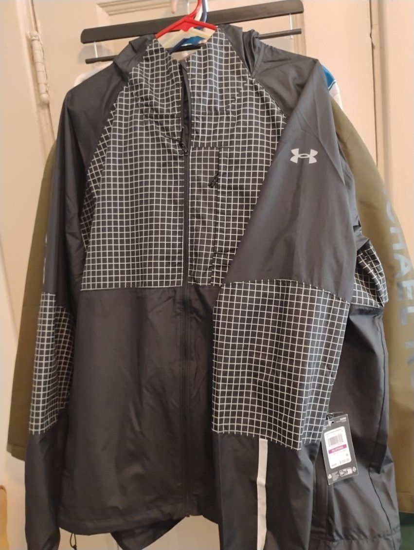 Men's Under Armor Jacket With Two Pairs Of Pants