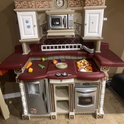 KIDS KITCHEN WITH MANY ACCESSORIES!!!