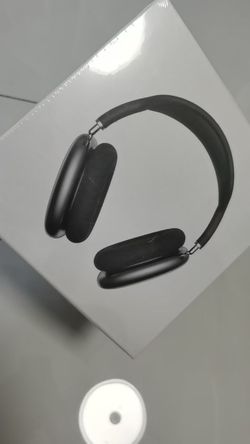 AirPods Max with Smart Case