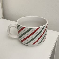 Christmas Mug •Red & Green Holiday Stoneware •Larger than regular mug (17 oz/ 500 ml, Diameter 4.5”) •Dishwasher Microwave Safe •in mint condition