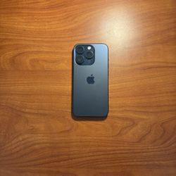iPhone 15 Pro (256gb) ~ 450 Firm 
