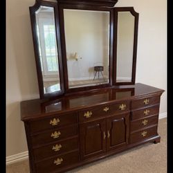 Thomasville Triple Mirrored Dresser