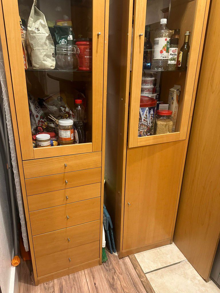 Cupboard  // Kitchen Cabinet // Shelf 