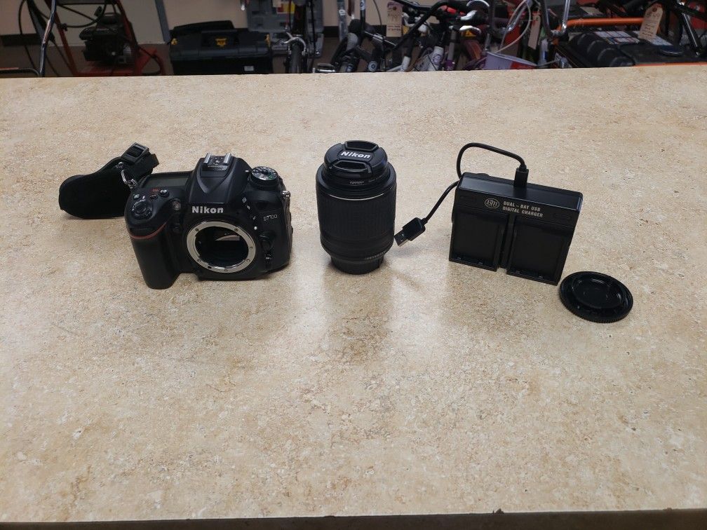 Nikon D7100 DSLR Camera 24.1mp With 55-200mm Lens