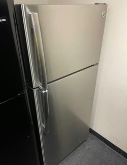 Stainless Steel Top Freezer Refrigerator